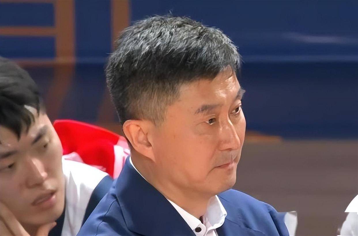 广东VS辽篮凶多吉少!崔永熙回归首秀,杜锋要弃用“混子”外援