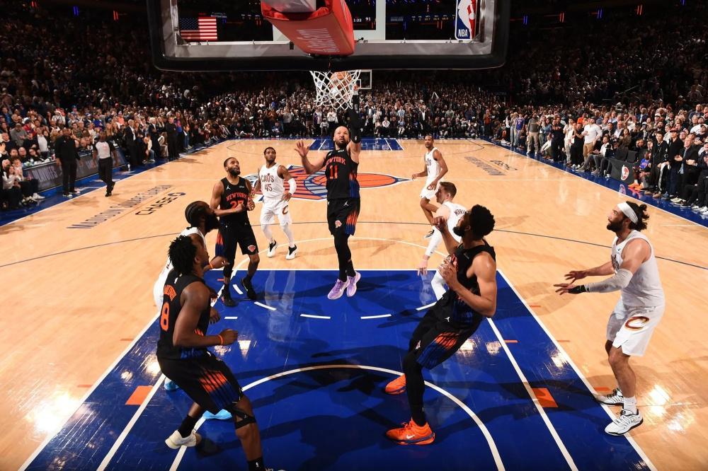保利体育官方入口-NBA总决赛前数据深度分析!尼克斯马刺究竟谁能最终问鼎?